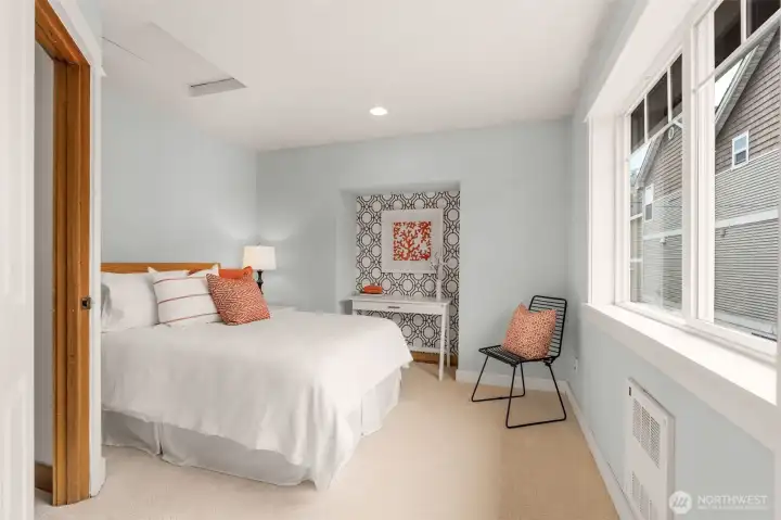 Guest bedroom