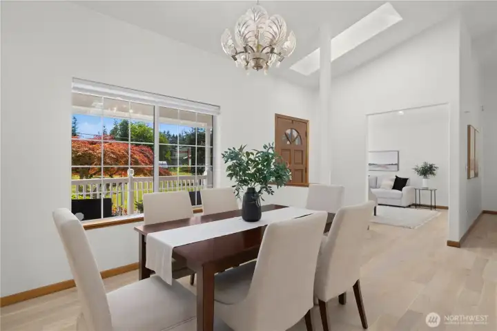Spacious and open dining room. Spacious and open dining room.