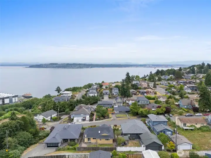 Great North Tacoma location with tons of activities nearby!