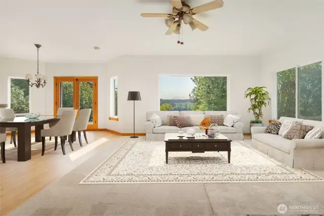 Great Rm w/Mt views
