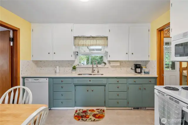 Custom cabinetry and all appliances included, ready for your next meal!