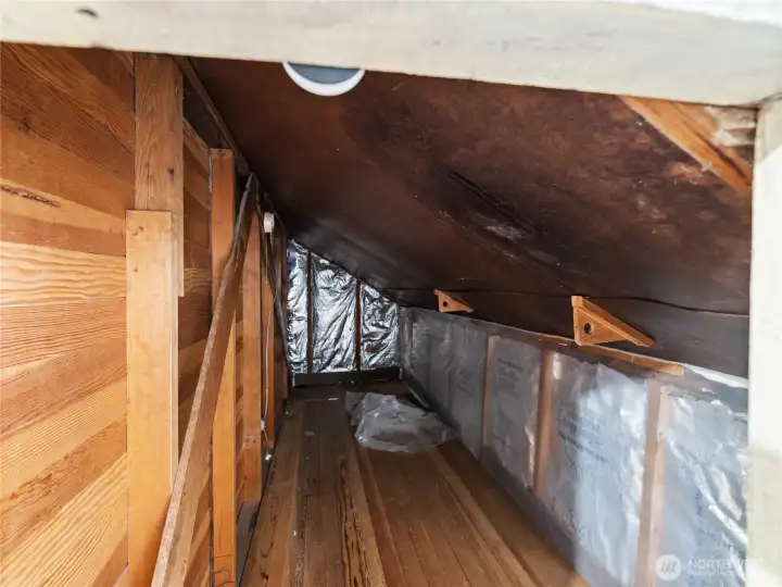 closet in upstairs bedroom