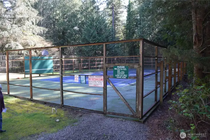 tennis/pickleball.basketball