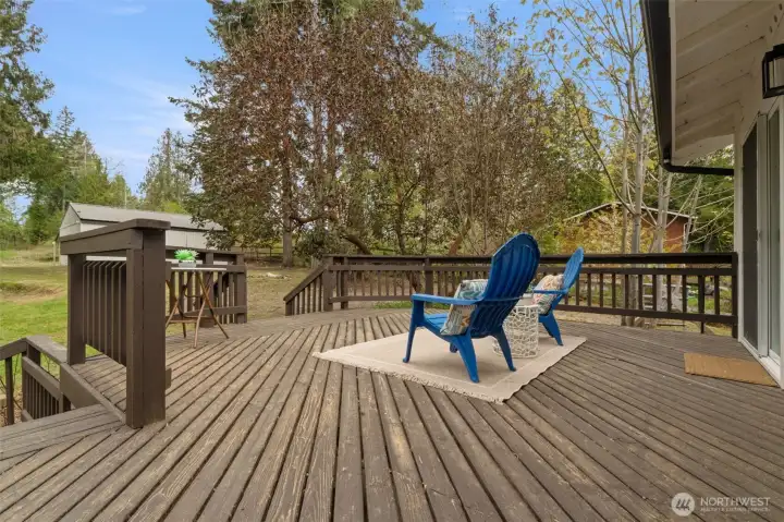 Large back deck ready for gatherings