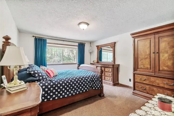 Upstairs bedroom number 2.  With large walk-in closet.