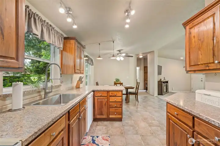 DADU big kitchen with lots of counter space.
