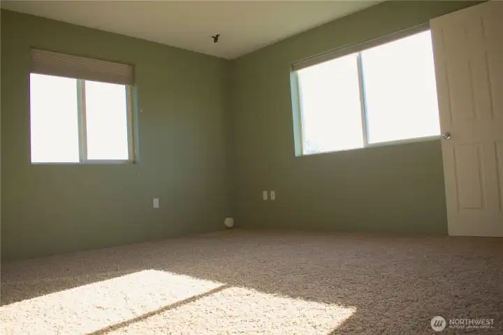 ADU - Upstairs Bed