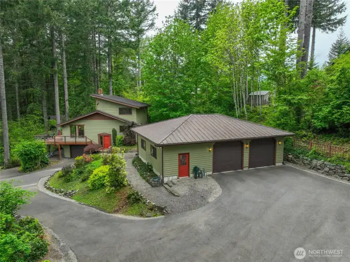 Detached garage/shop