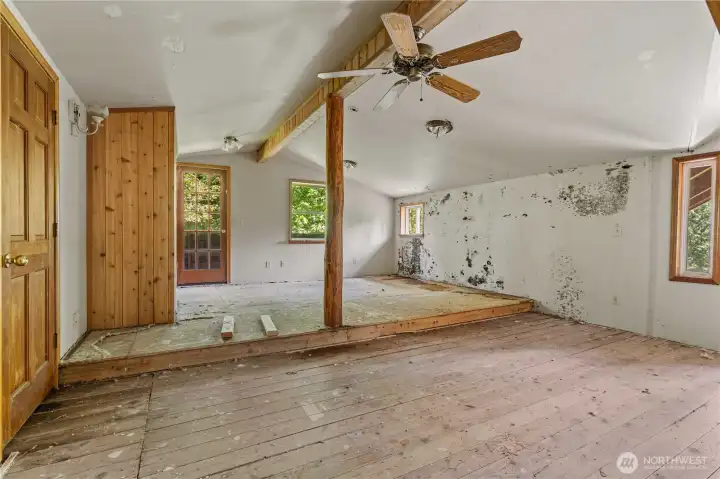 Upstairs (another bathroom is behind the far left door)
