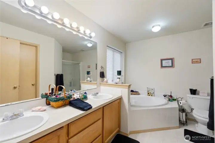 attached 5-piece ensuite attached 5-piece ensuite