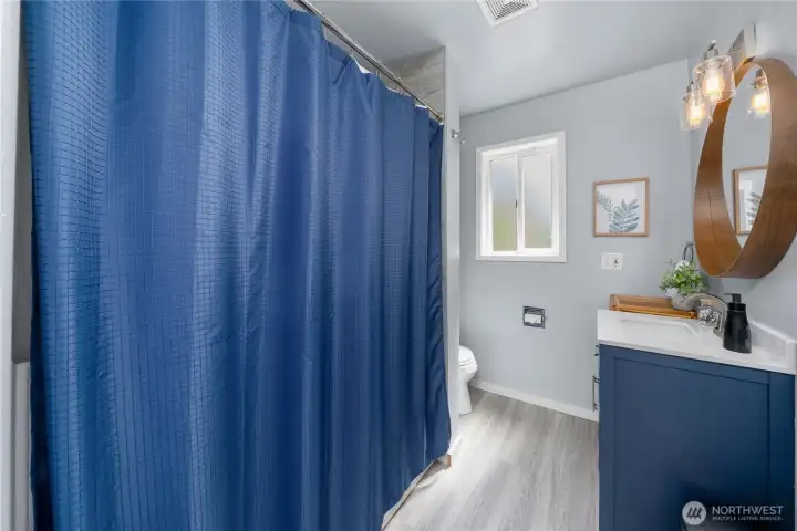 Full bath. Full bath.