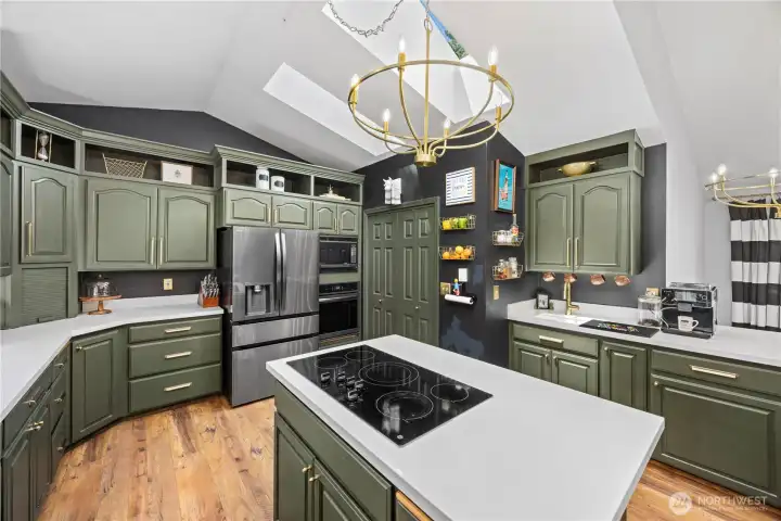 New appliances, walk-in pantry...