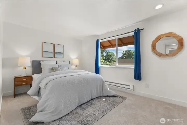 Second bedroom.