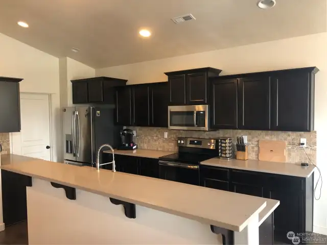 Custom Kitchen, Upgraded Finishes, Stainless Appliances
