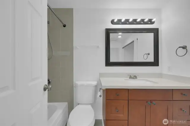 Full spacious bathroom!