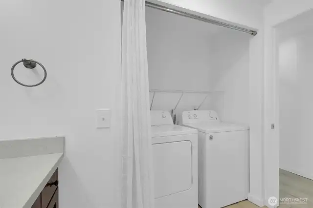 Full size washer and dryer conveniently located!