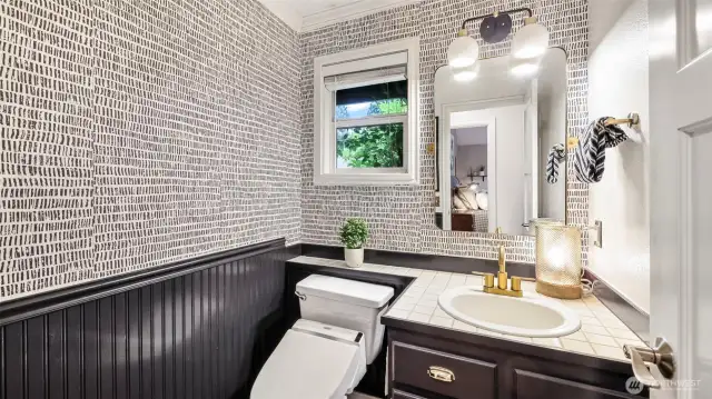 Main level powder bath