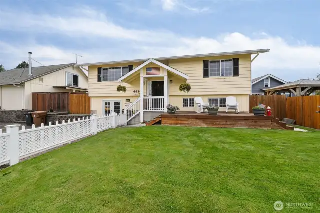 You'll want to spend time on the front deck overlooking the Sound and Cascades in the distance.