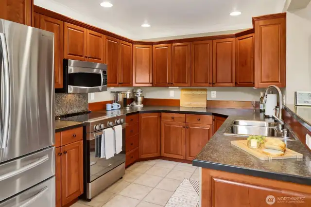 Generous work surfaces with under cabinet lighting.
