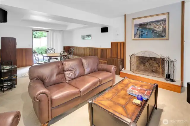 Bonus/ rec room in daylight basement.