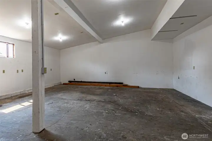 Second view of the shop