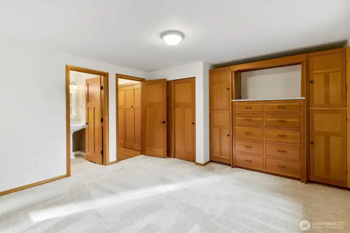 Built0-in storage in the primary bedroom.