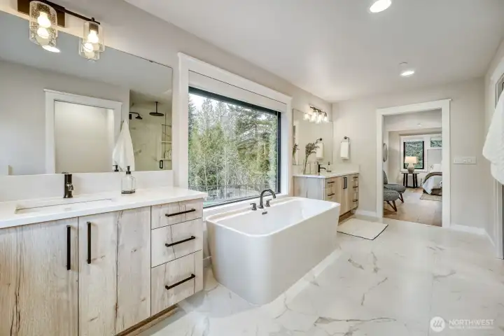 Start and end your day in this SPA like primary bathroom