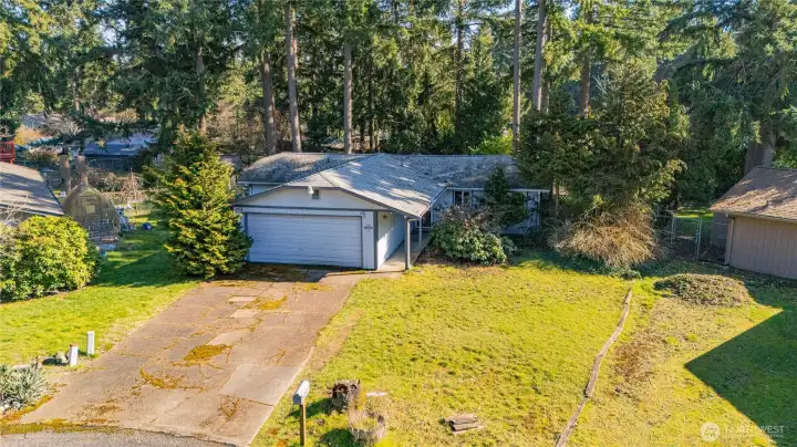 3 Bedroom, single story home on .29 acres at the end of a quiet cup-de-sac in South Hill.