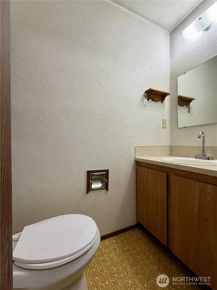 1/2 bath in the primary bedroom