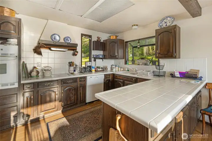 A spacious kitchen perfect for entertaining.