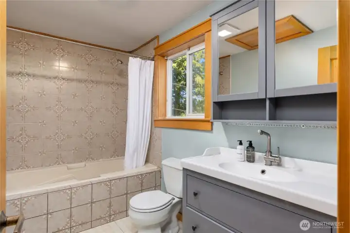 Complete with a full bathroom.