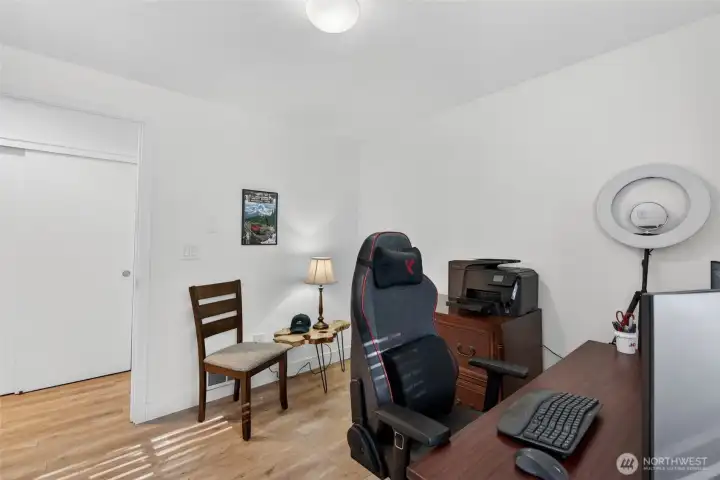 2nd bedroom.
