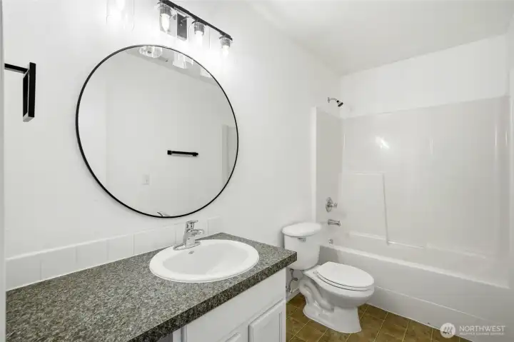 Bright finishes create a clean, welcoming atmosphere. Perfect for family members or overnight visitors.