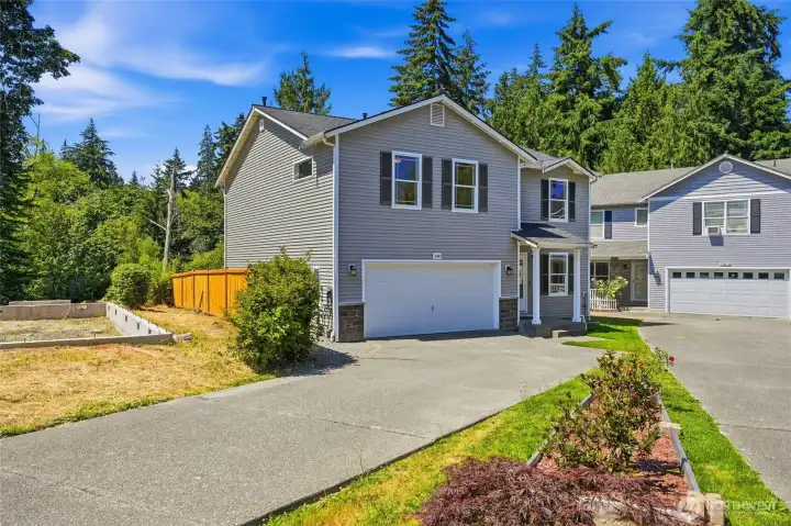 Attractive curb appeal welcomes you home with a well-maintained exterior and inviting presence.