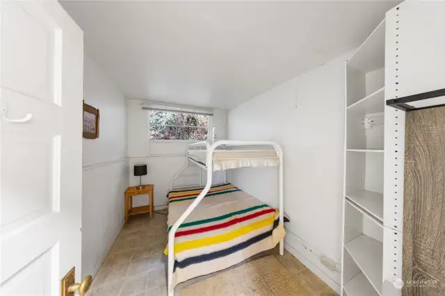 Mainfloor bunks.