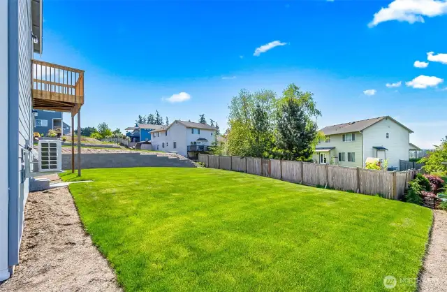 Photographs are for illustrative purposes only. Features, finishes, interior/exterior colors, landscaping and floorplan shown may vary from actual homes built.