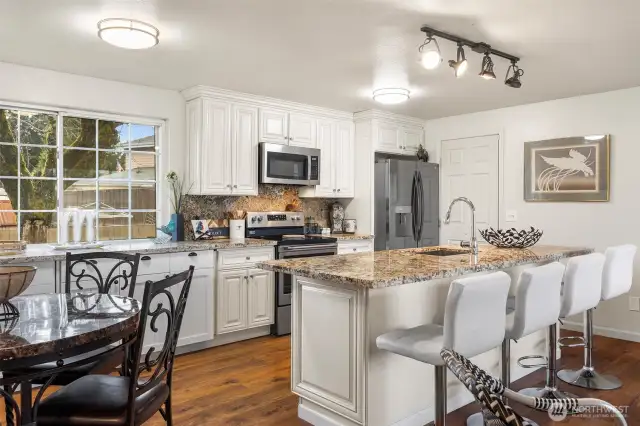 ~Enjoy Cooking Esquisite Meals with Family & Friends~