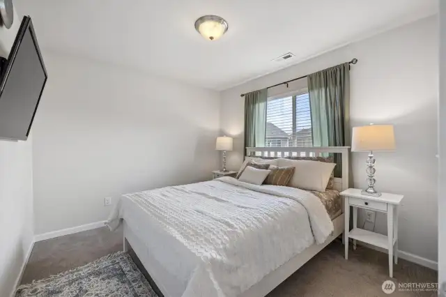 2nd bedroom