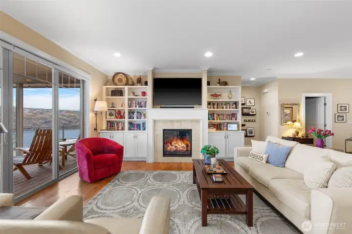 Year around, this is a cozy space to enjoy Lake Chelan views.