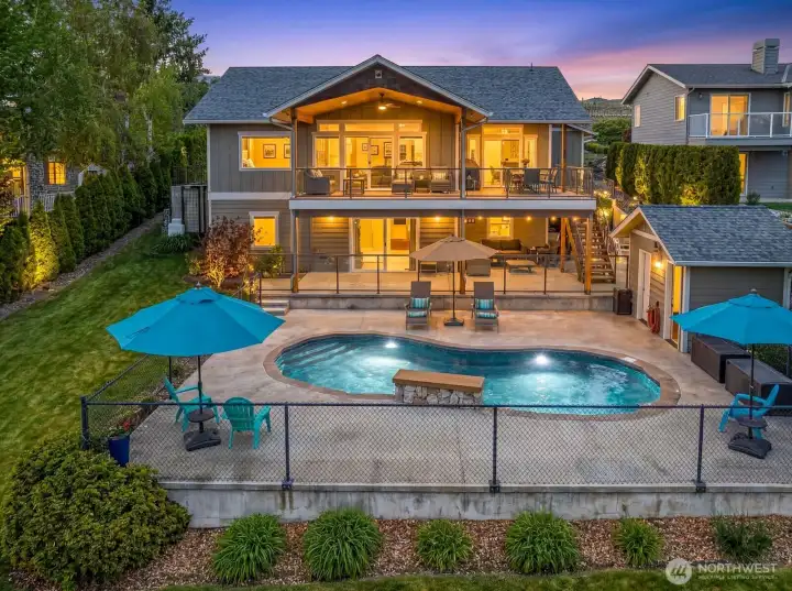 Two decks to enjoy the view of the lake and pool