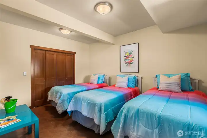 Bedroom 3 for the kiddos