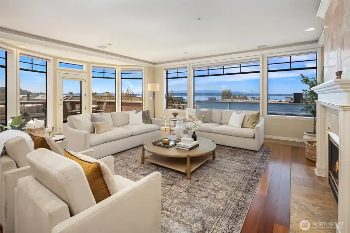 The heart of Edmonds is right outside your door.