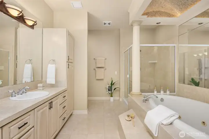 Enjoy the soaking tub with LED sparkly starlights.