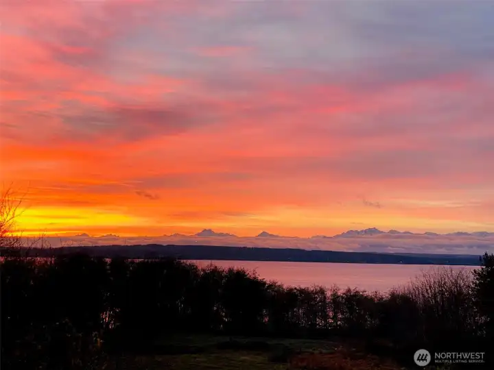 Stunning Sound and Mountain Views