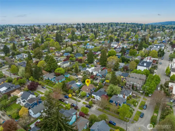 amazing Phinney Ridge location!