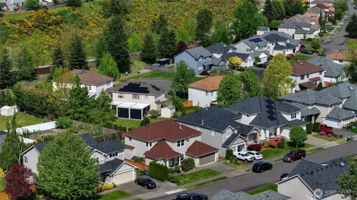 Located in a well-maintained neighborhood with nearby walking trails, parks, and convenient access to shopping, schools, and everyday amenities.
