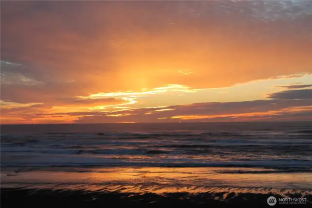 -- oh no, not another sunset over the ocean :-)