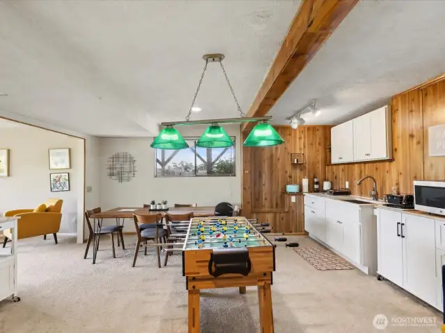 Downstairs has separate entrance and 2 bedrooms.