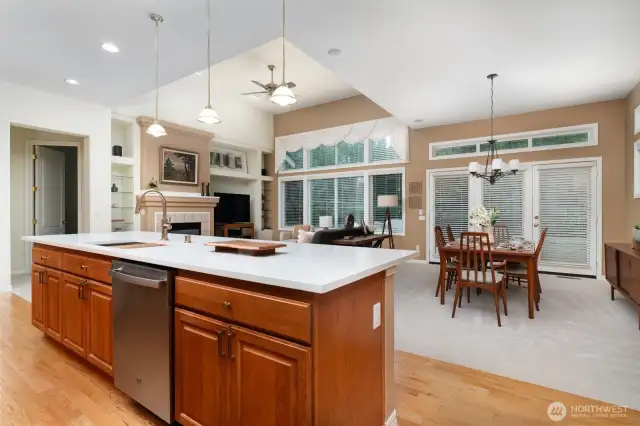 Wall of Windows in Living and Dining Illuminates light Throughout