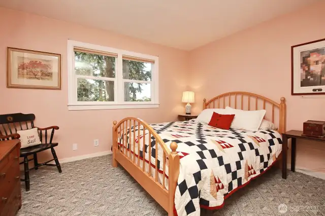 Guest bedroom